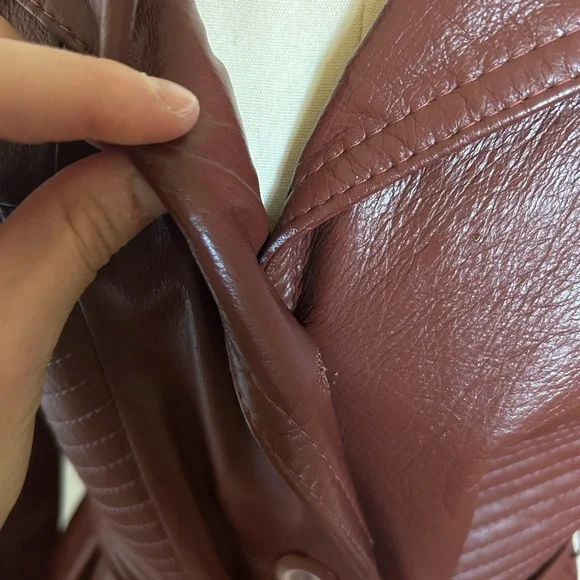 Vintage Genuine Leather Trench Coat — Brown (Fits Like Size 6) - Picture 4 of 8